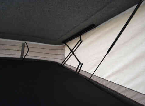 camping-car RENAULT TRAFIC  intérieur / soute